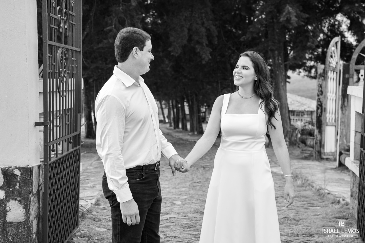 Fotografia de casamento na cidade historica de Ouro Preto com fotos profissionais do fotografo Israel Lemos ue fez lindas fotos na bela ouro preto