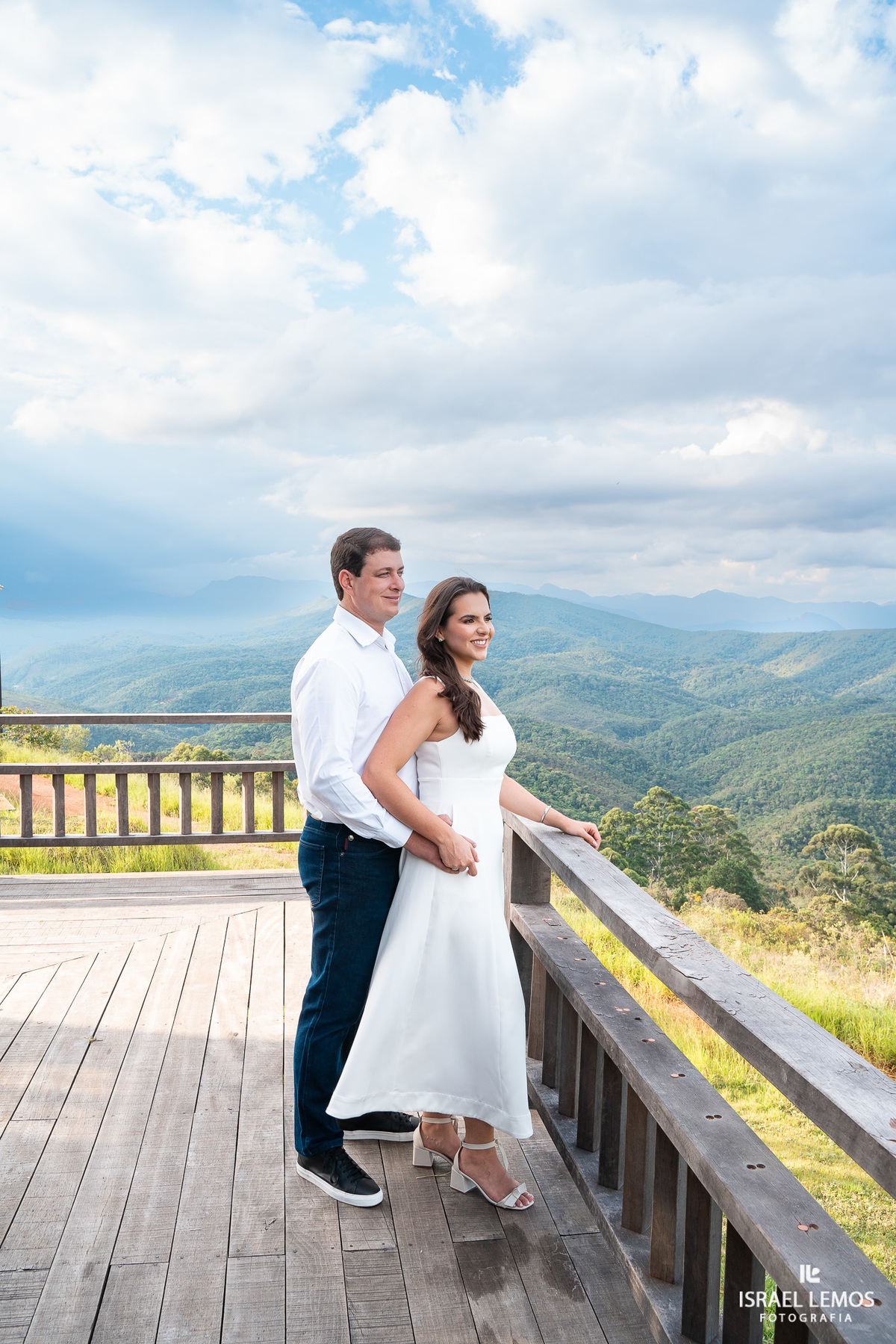Fotografia de casamento na cidade historica de Ouro Preto com fotos profissionais do fotografo Israel Lemos ue fez lindas fotos na bela ouro preto