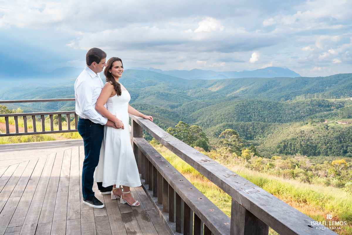 Fotografia de casamento na cidade historica de Ouro Preto com fotos profissionais do fotografo Israel Lemos ue fez lindas fotos na bela ouro preto