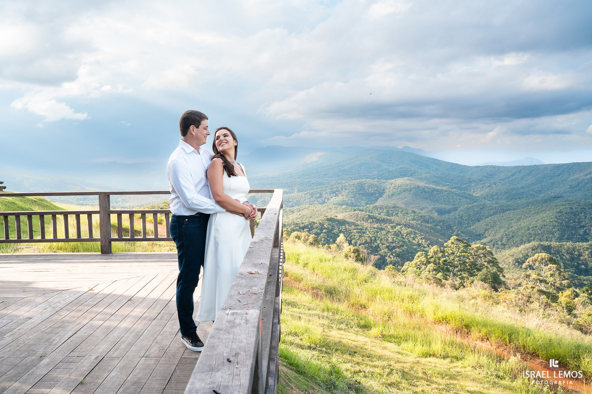 Fotografia de casamento na cidade historica de Ouro Preto com fotos profissionais do fotografo Israel Lemos ue fez lindas fotos na bela ouro preto