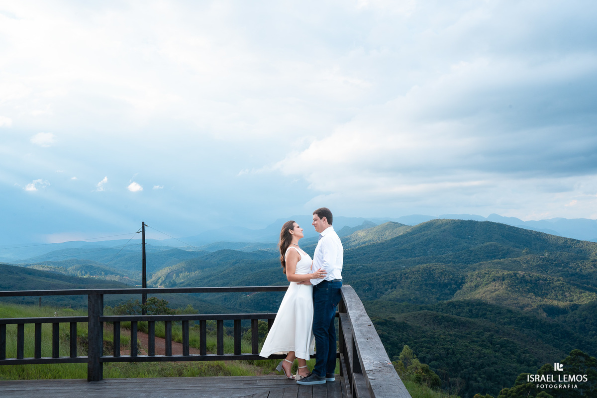 Fotografia de casamento na cidade historica de Ouro Preto com fotos profissionais do fotografo Israel Lemos ue fez lindas fotos na bela ouro preto