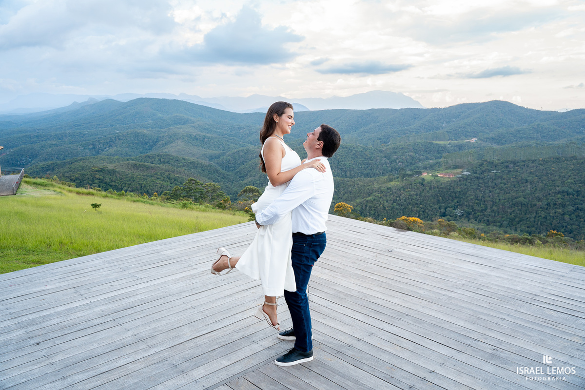 Fotografia de casamento na cidade historica de Ouro Preto com fotos profissionais do fotografo Israel Lemos ue fez lindas fotos na bela ouro preto