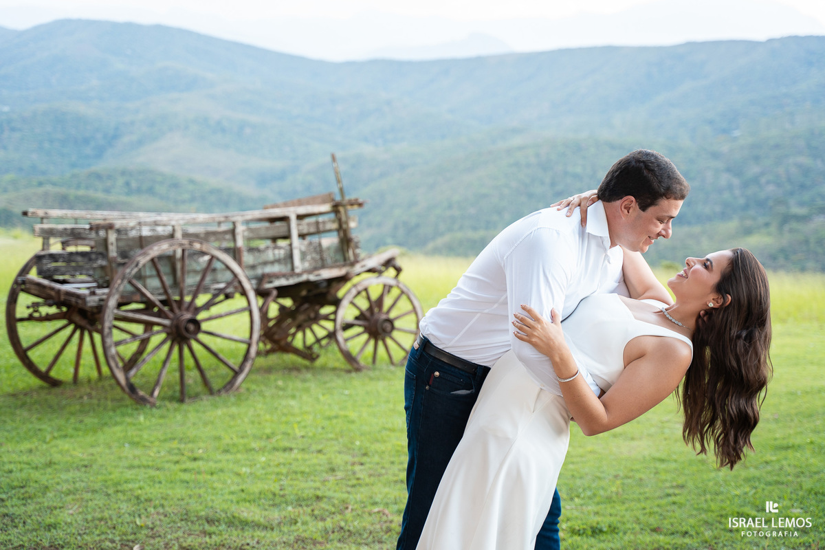Fotografia de casamento na cidade historica de Ouro Preto com fotos profissionais do fotografo Israel Lemos ue fez lindas fotos na bela ouro preto