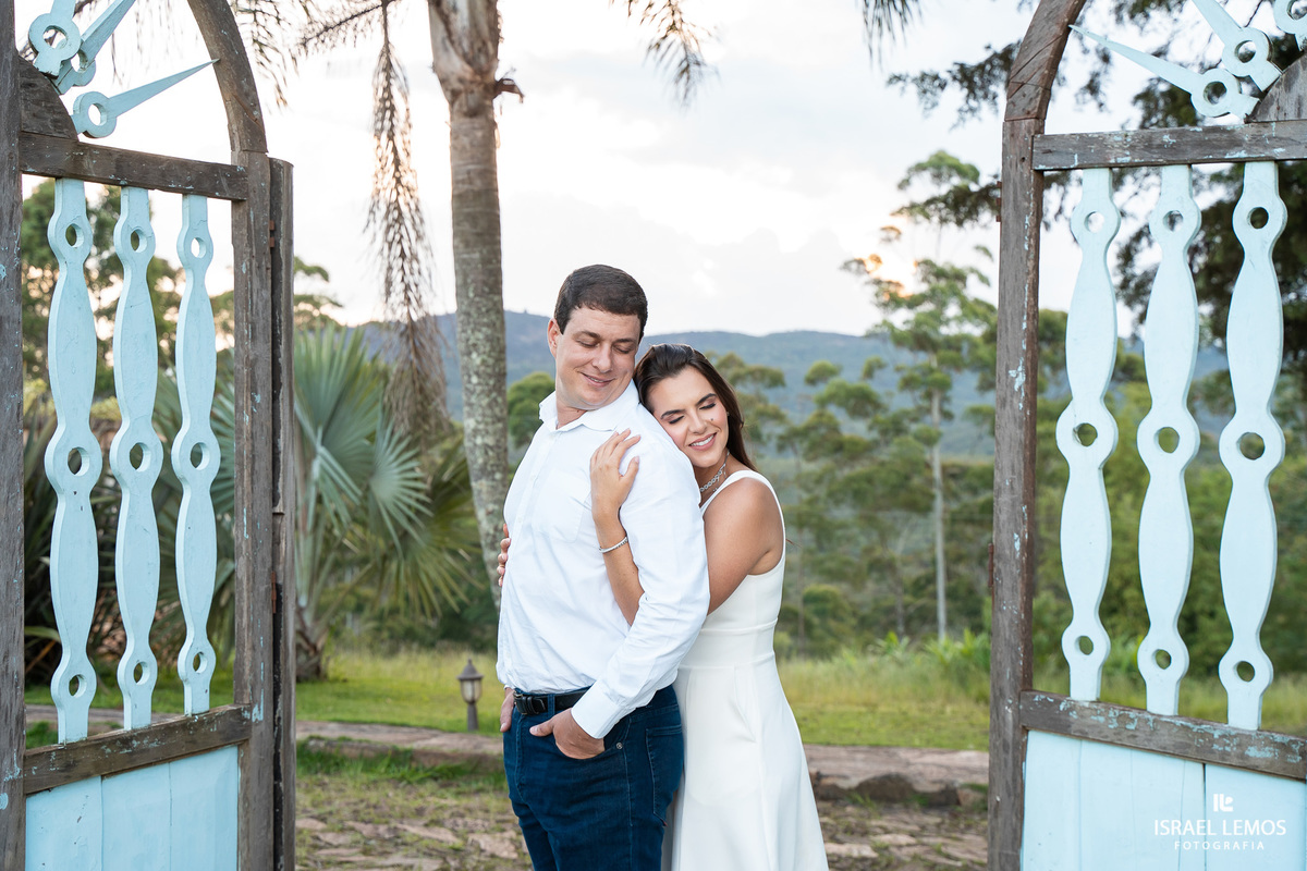 Fotografia de casamento na cidade historica de Ouro Preto com fotos profissionais do fotografo Israel Lemos ue fez lindas fotos na bela ouro preto