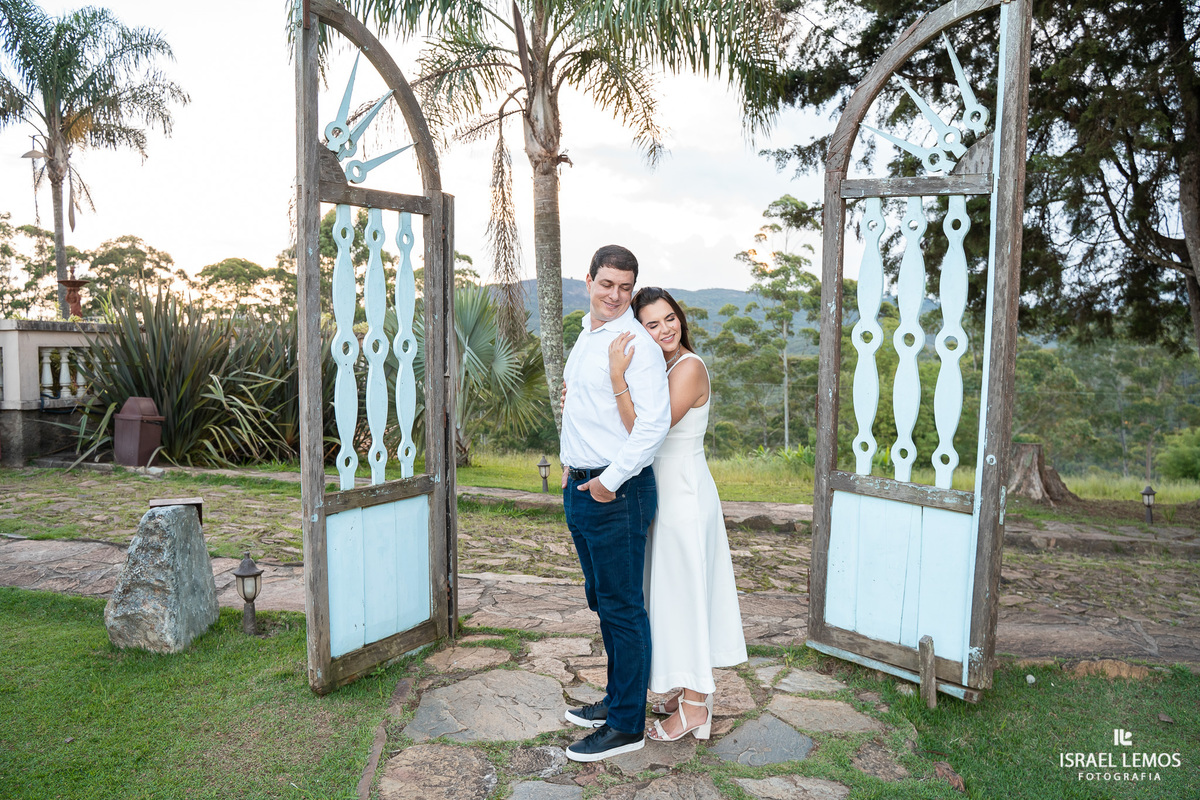 Fotografia de casamento na cidade historica de Ouro Preto com fotos profissionais do fotografo Israel Lemos ue fez lindas fotos na bela ouro preto