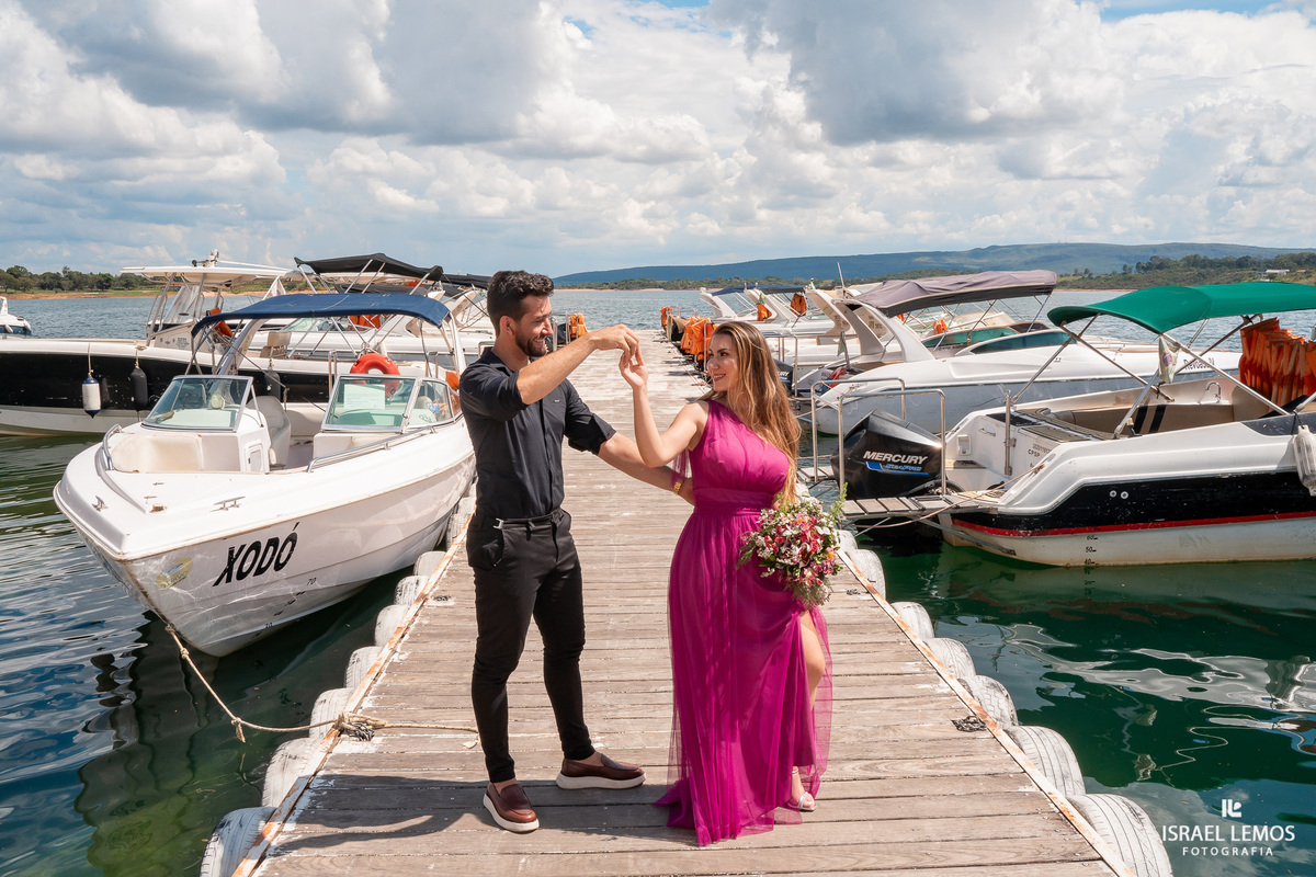 como aluguel de lancha em capitolio para as fotos de casal 