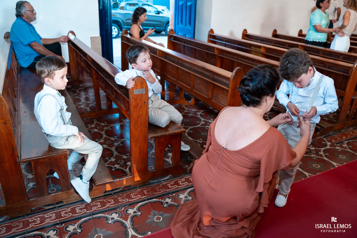 Casamento realizado na igreja de São Sebastiao na cidade de Mateus Leme MG 

Tudo incrível e de excelente bom gosto, cada detalhe foi pensado para que o dia fosse mais que especial e as fotos estão aí para comprovar isso! =]

Só tenho agradecimentos por t