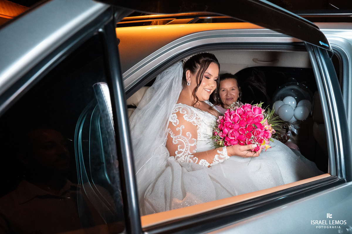 Fotografia de casamento na cidade de Juatuba na igreja sao sebastião com o fotografo Israel Lemos o melhor de Juatuba 