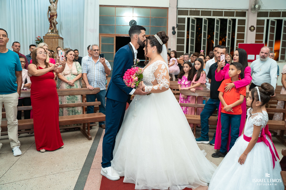 Fotografia de casamento na cidade de Juatuba na igreja sao sebastião com o fotografo Israel Lemos o melhor de Juatuba 