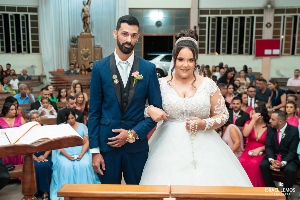 Fotografia de casamento na cidade de Juatuba na igreja sao sebastião com o fotografo Israel Lemos o melhor de Juatuba 