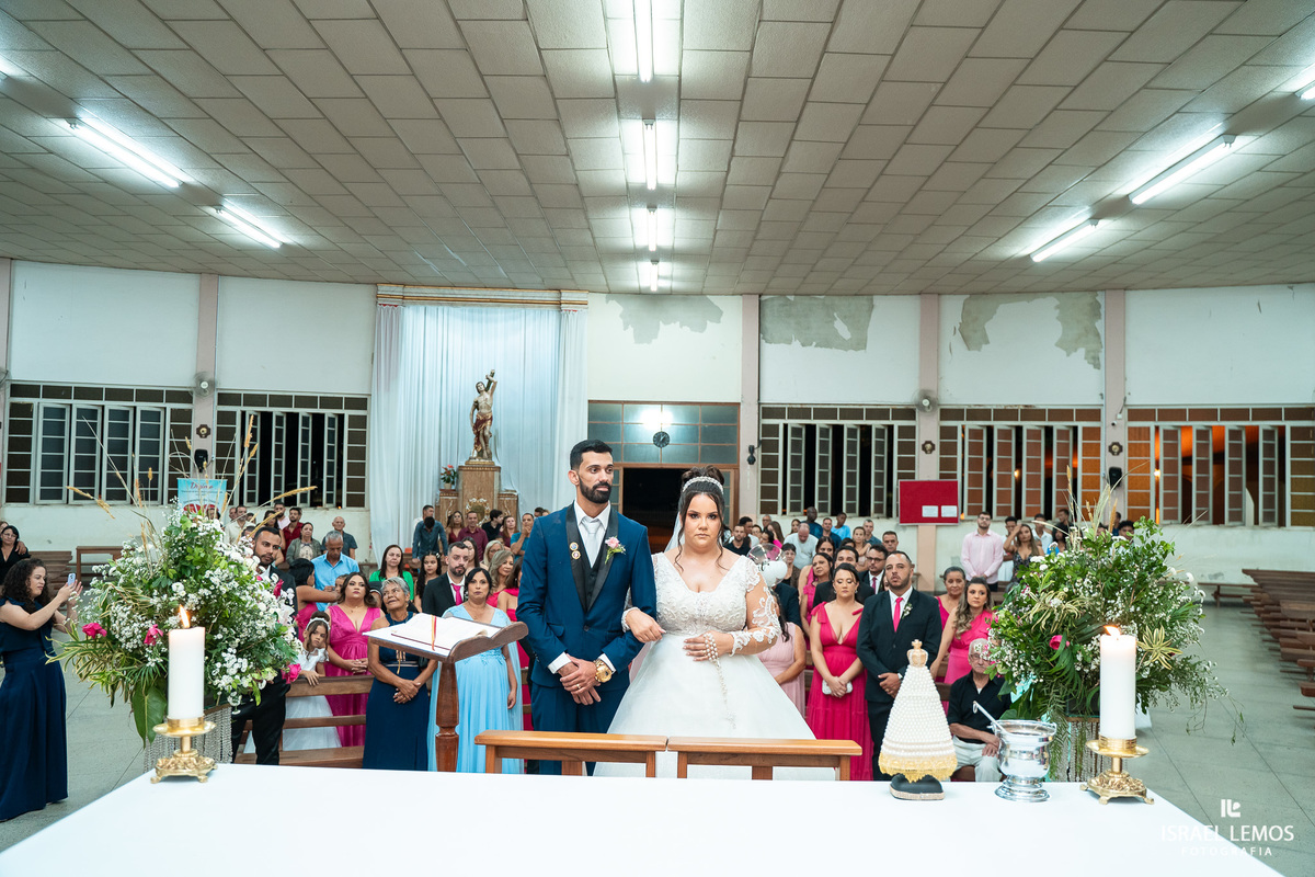Fotografia de casamento na cidade de Juatuba na igreja sao sebastião com o fotografo Israel Lemos o melhor de Juatuba 