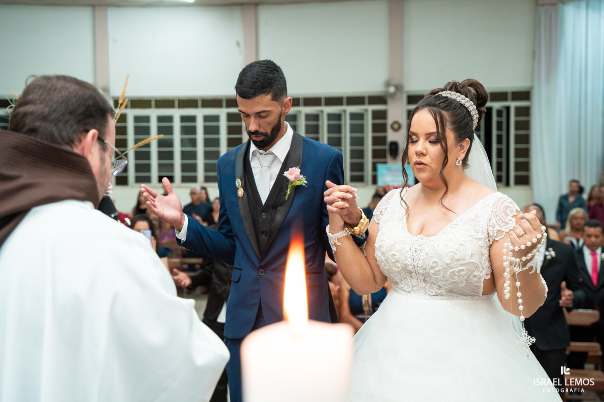 Fotografia de casamento na cidade de Juatuba na igreja sao sebastião com o fotografo Israel Lemos o melhor de Juatuba 