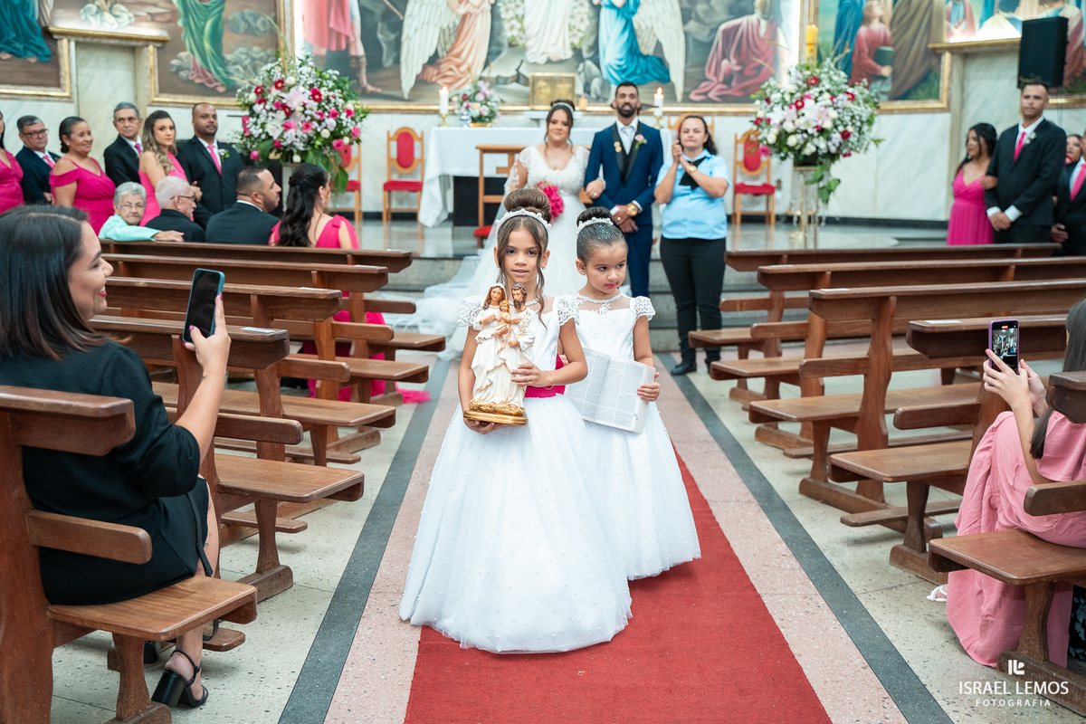 Fotografia de casamento na cidade de Juatuba na igreja sao sebastião com o fotografo Israel Lemos o melhor de Juatuba 
