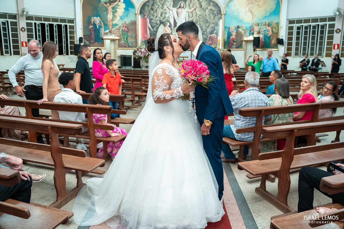Fotografia de casamento na cidade de Juatuba na igreja sao sebastião com o fotografo Israel Lemos o melhor de Juatuba 