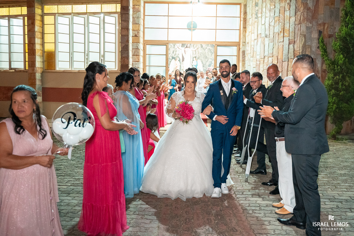 Fotografia de casamento na cidade de Juatuba na igreja sao sebastião com o fotografo Israel Lemos o melhor de Juatuba 