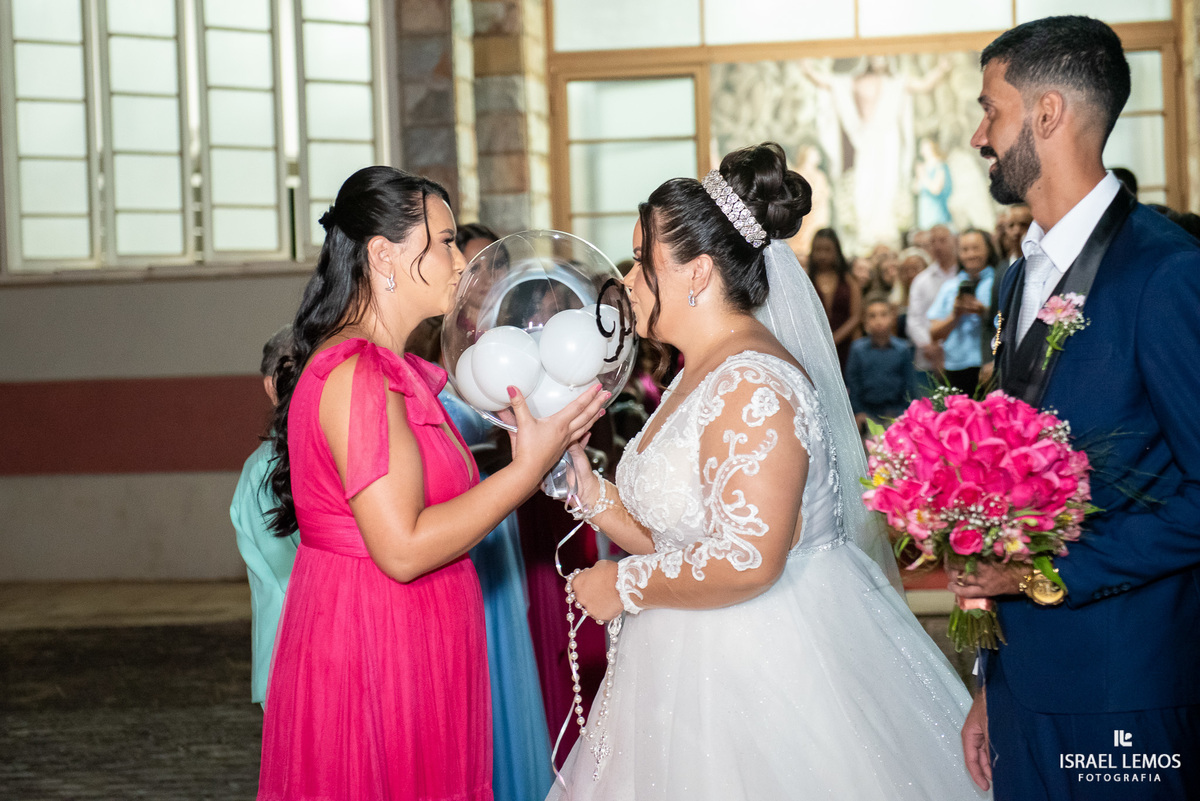 Fotografia de casamento na cidade de Juatuba na igreja sao sebastião com o fotografo Israel Lemos o melhor de Juatuba 