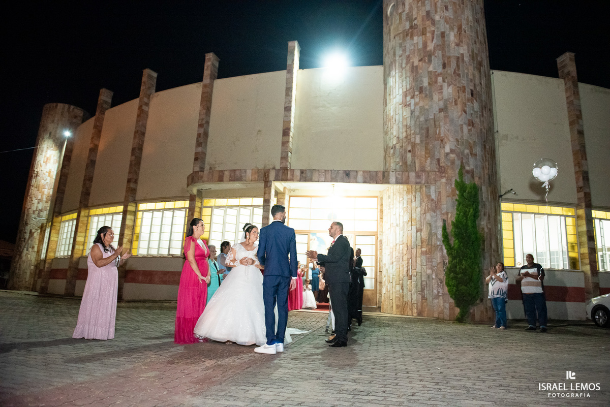 Fotografia de casamento na cidade de Juatuba na igreja sao sebastião com o fotografo Israel Lemos o melhor de Juatuba 