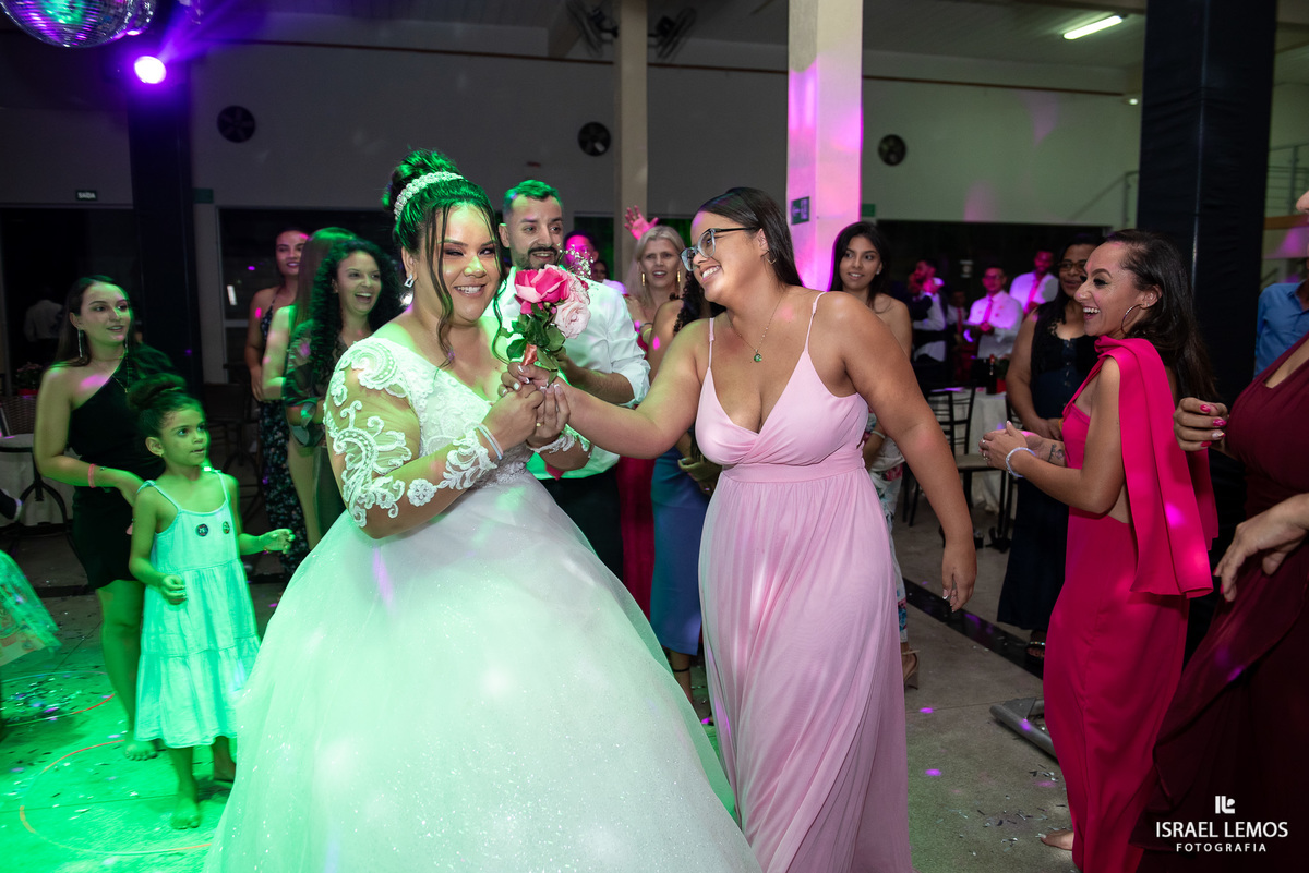 Fotografia de casamento na cidade de Juatuba no espaço Zafira com o fotografo Israel Lemos o melhor de Juatuba 