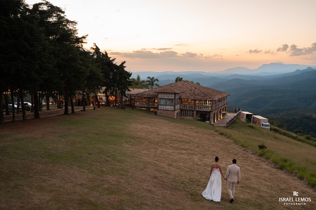 recepção do casamento no villa relicario na ciado de Ouro Preto com o melhor fotografo de Ouro Preto Israel lemos