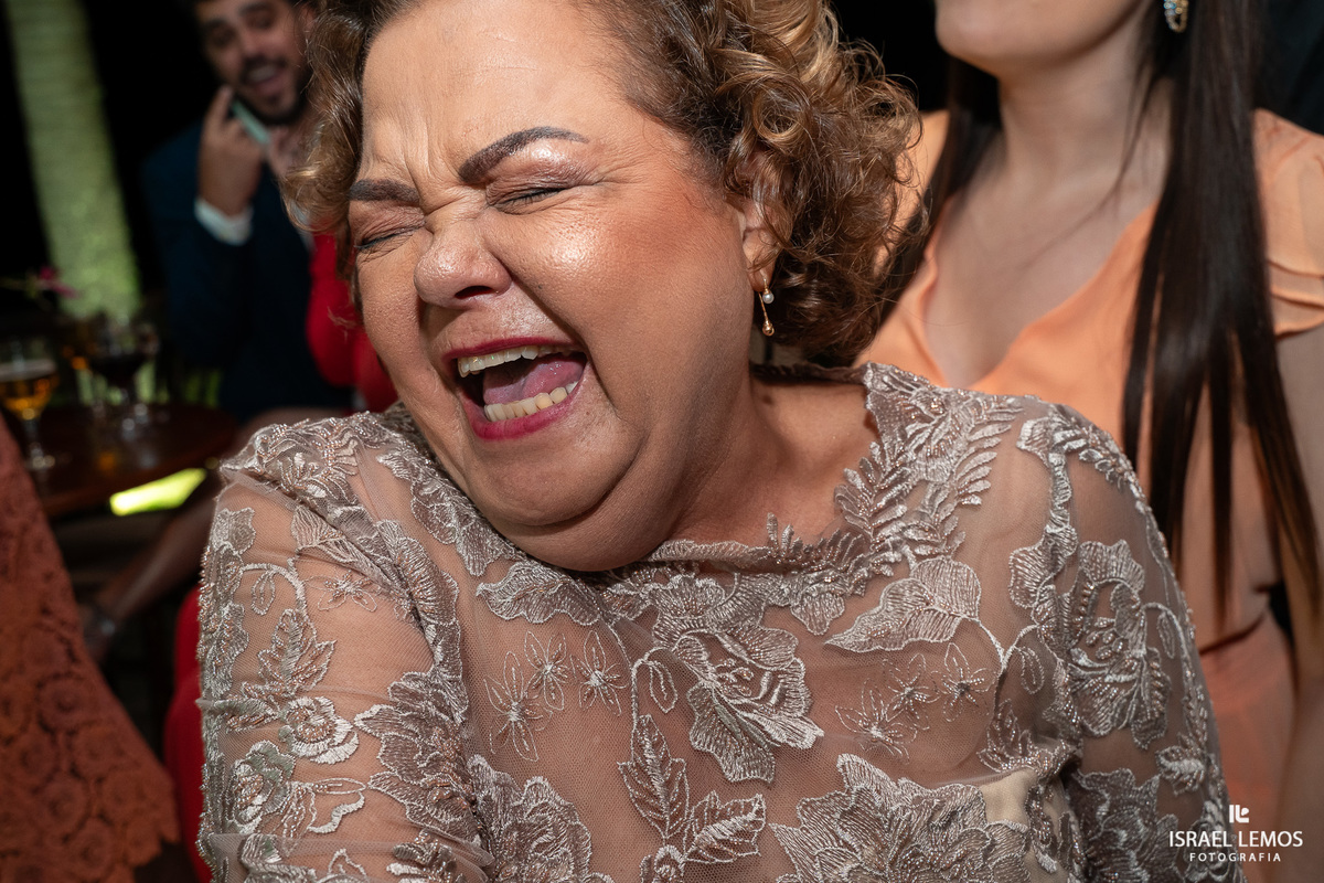 tia da noiva fica louca em casamento