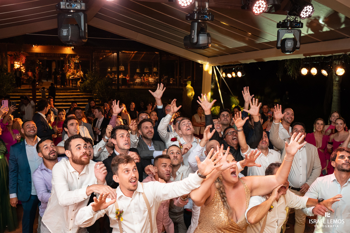 noiva joga garrada de black label