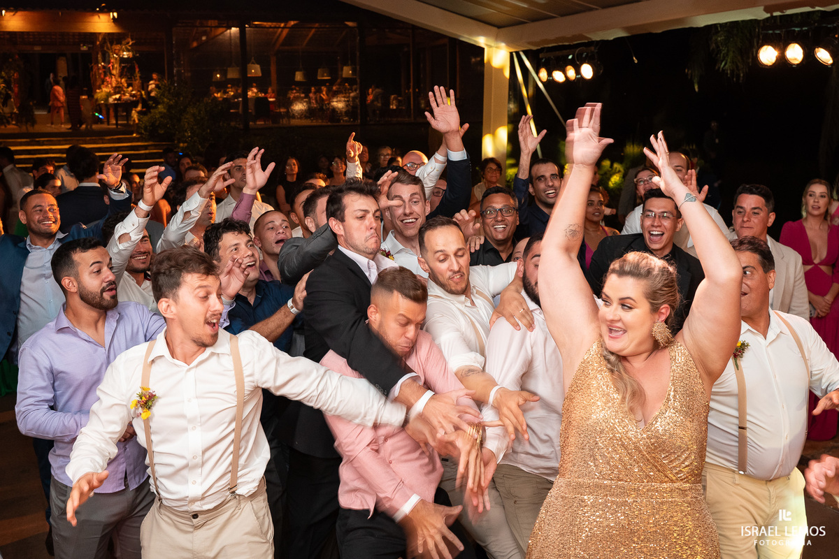 noiva joga garrada de black label