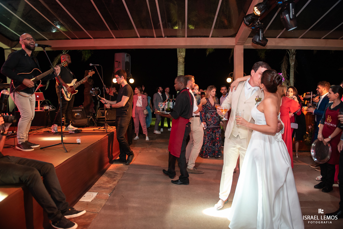 casal vai ate o final da festa om 8 horas dde ficam muito animados em Ouro Preto no villa relicario