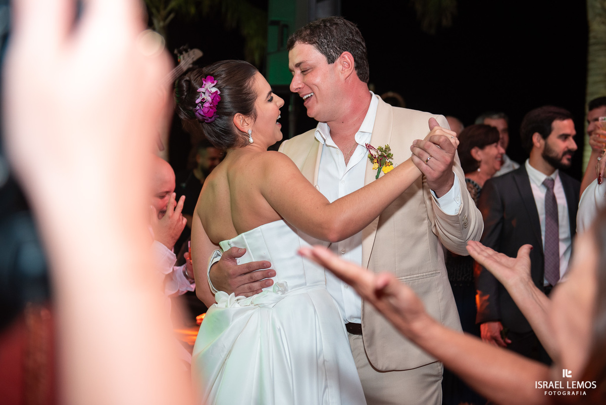 casal vai ate o final da festa om 8 horas dde ficam muito animados em Ouro Preto no villa relicario