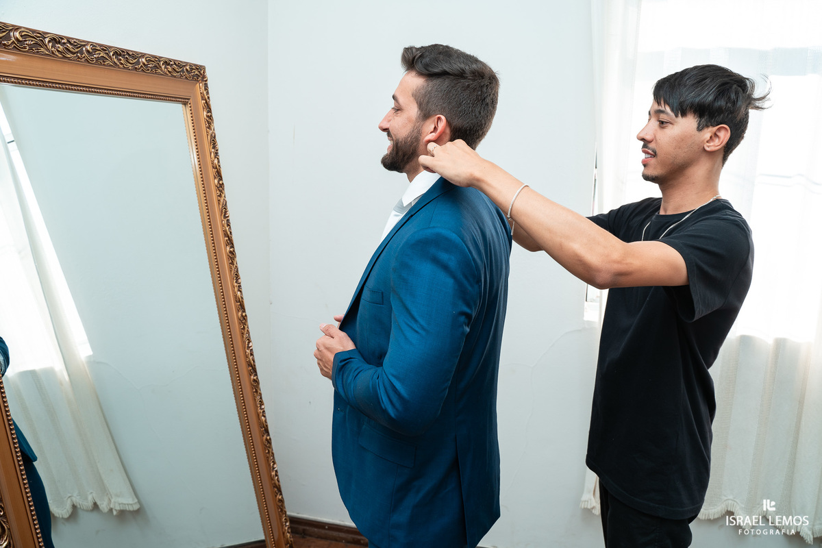 Noivo se arruma em pitangui para casamento com o fotografo Israellemos 