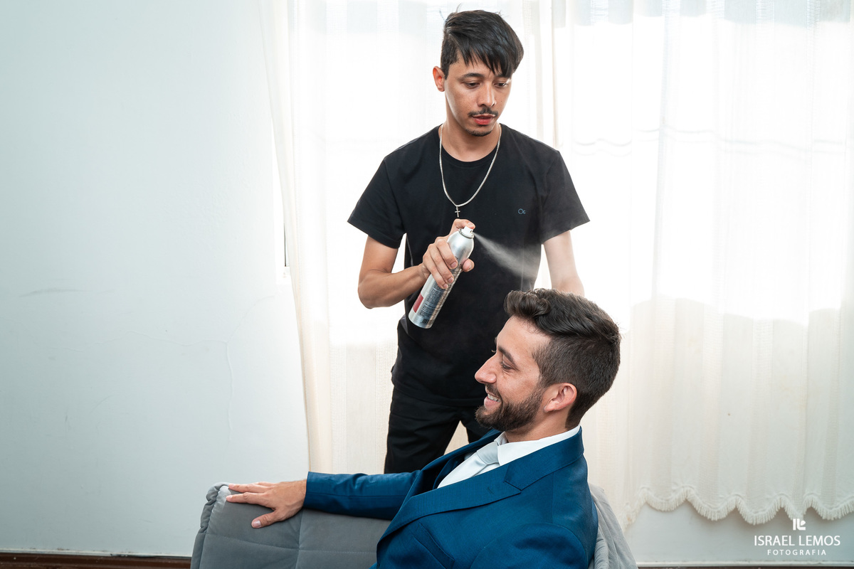 Noivo se arruma em pitangui para casamento com o fotografo Israellemos 
