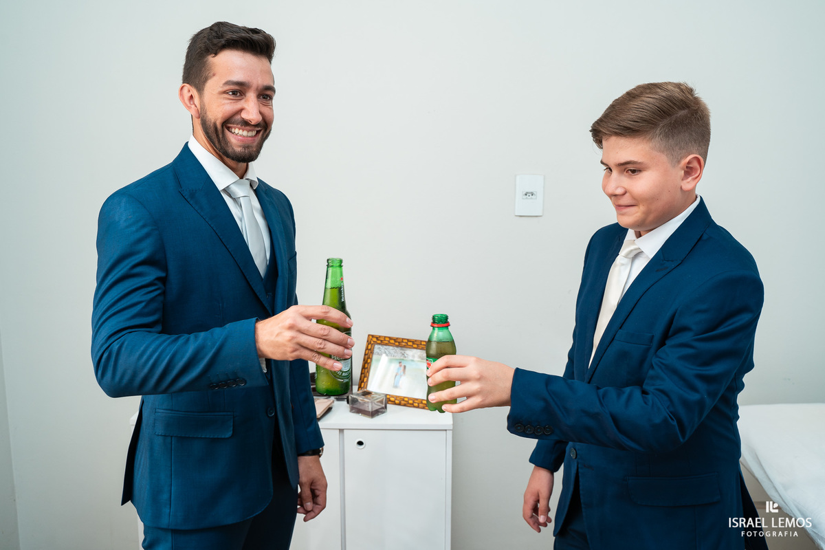 Noivo se arruma em pitangui para casamento com o fotografo Israellemos 