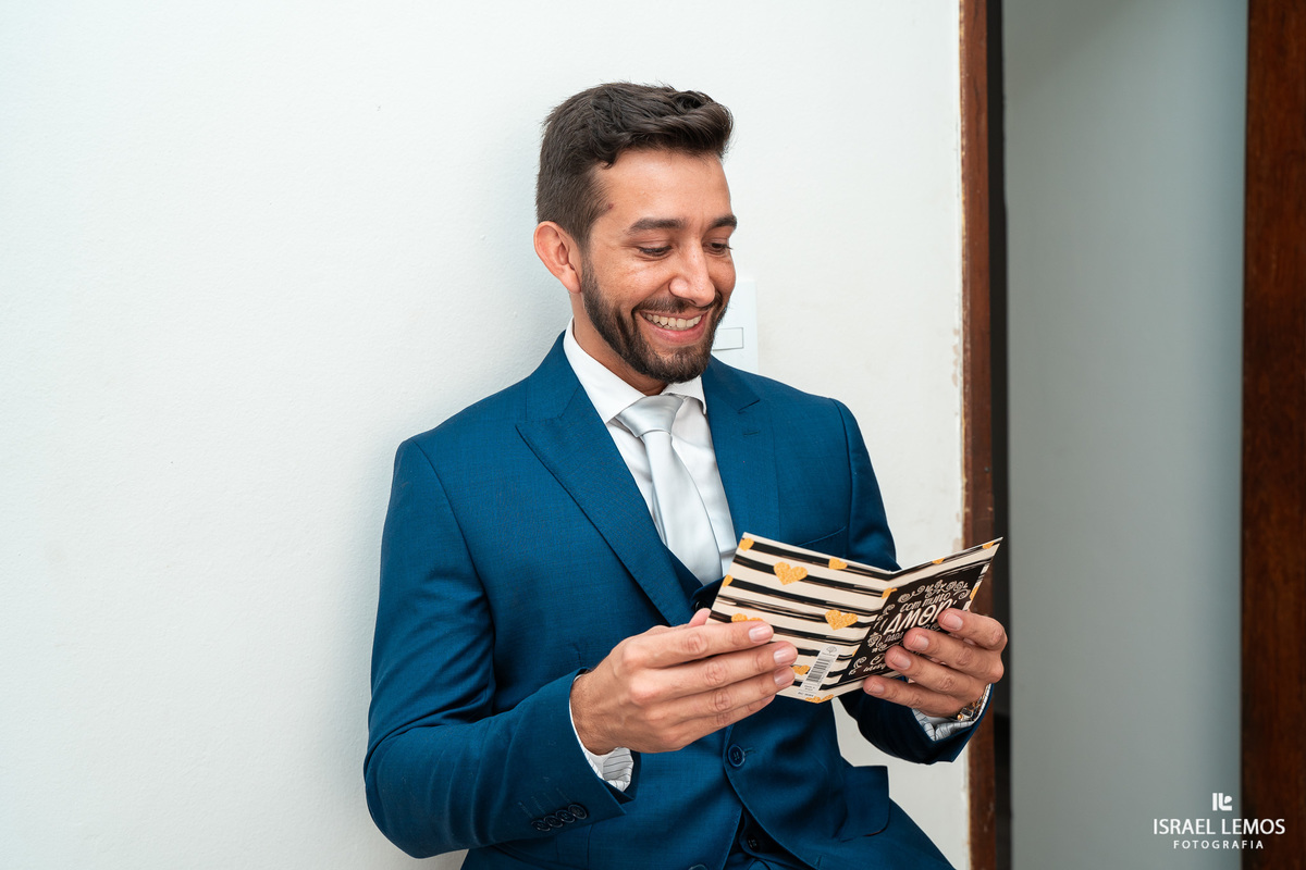 Noivo se arruma em pitangui para casamento com o fotografo Israellemos 