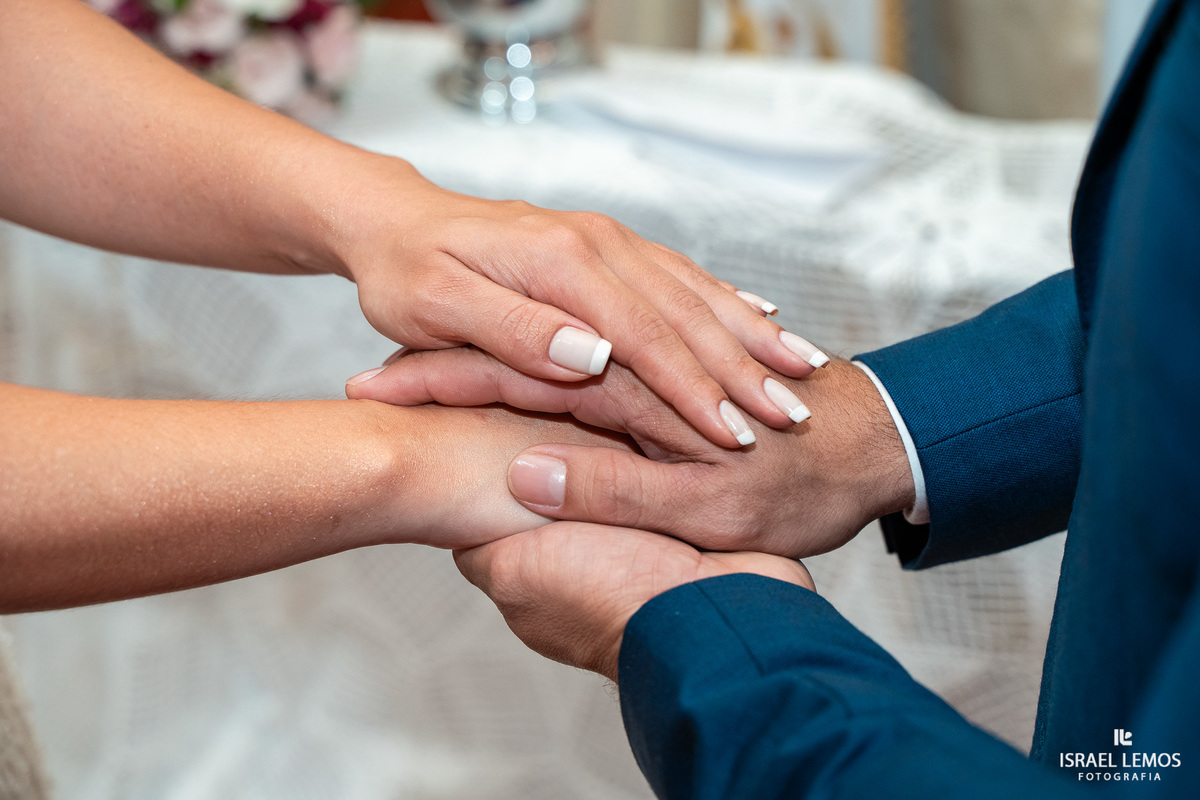 fotografia de casamento na cidade de pitangui na igreja de sao Francisco 