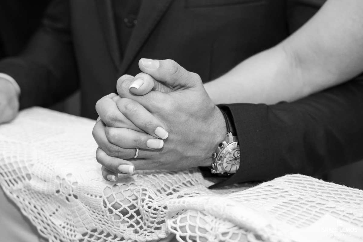 fotografia de casamento na cidade de pitangui na igreja de sao Francisco 