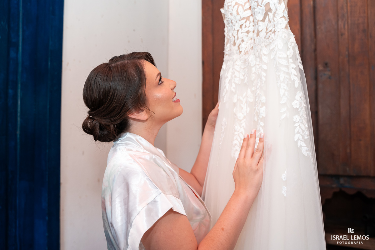 Maquiagem da noiva Luciana  na cidade de Belo Horizonte  na fazenda cacheira com fotos do fotografo de casamento Israel Lemos 