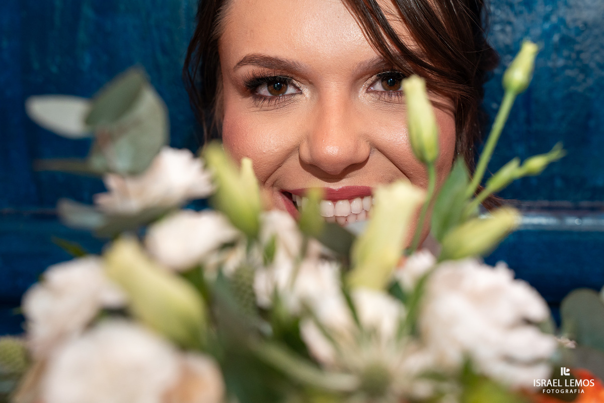 Maquiagem da noiva Luciana  na cidade de Belo Horizonte  na fazenda cacheira com fotos do fotografo de casamento Israel Lemos 