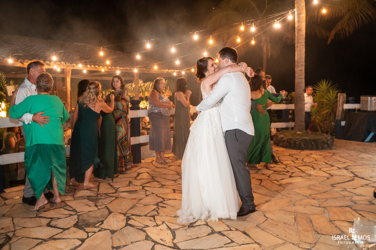 Festa de casamento fotografia de casamento na fazenda cachoeira na cidadde de Belo Horizonte com fotos lindas do fotografo de casamento Israel lemos