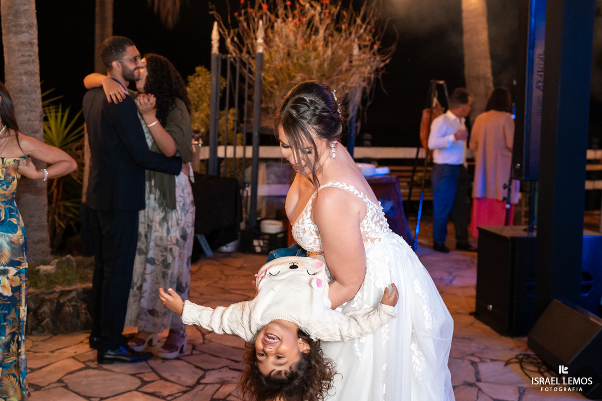 Festa de casamento fotografia de casamento na fazenda cachoeira na cidadde de Belo Horizonte com fotos lindas do fotografo de casamento Israel lemos