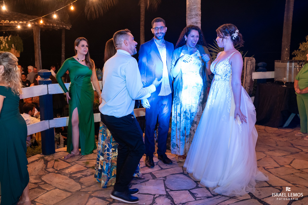 Festa de casamento fotografia de casamento na fazenda cachoeira na cidadde de Belo Horizonte com fotos lindas do fotografo de casamento Israel lemos