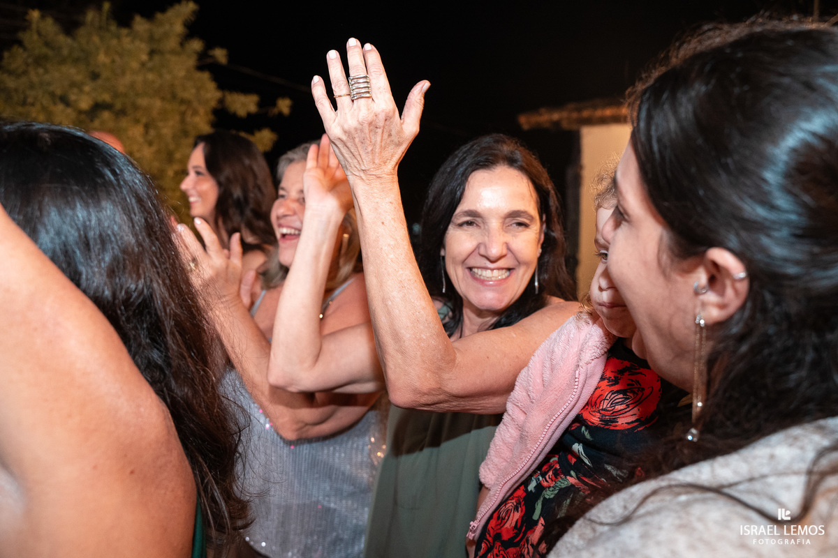 Festa de casamento fotografia de casamento na fazenda cachoeira na cidadde de Belo Horizonte com fotos lindas do fotografo de casamento Israel lemos