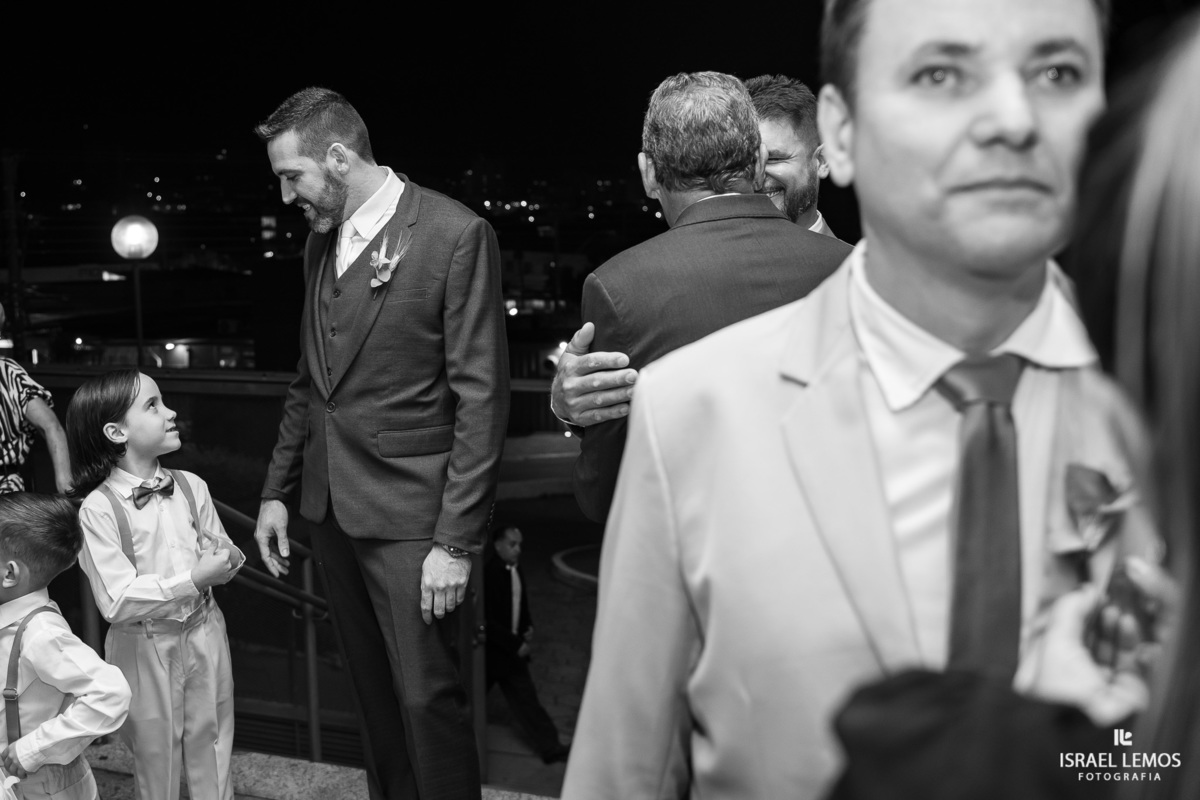 Fotografia de casamento na igreja São Francisco com fotos lindas do fotografo de casamento de Para de minas Israel lemos
