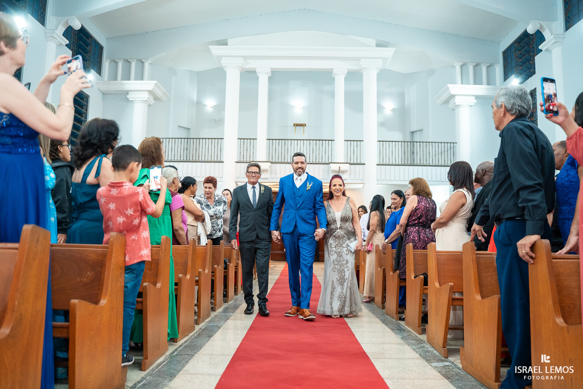Fotografia de casamento na igreja São Francisco com fotos lindas do fotografo de casamento de Para de minas Israel lemos