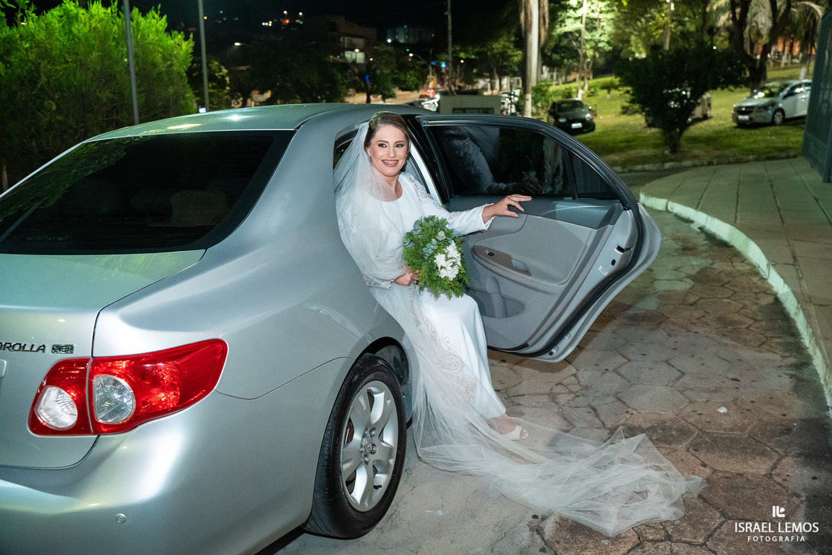 Fotografia de casamento na igreja São Francisco com fotos lindas do fotografo de casamento de Para de minas Israel lemos