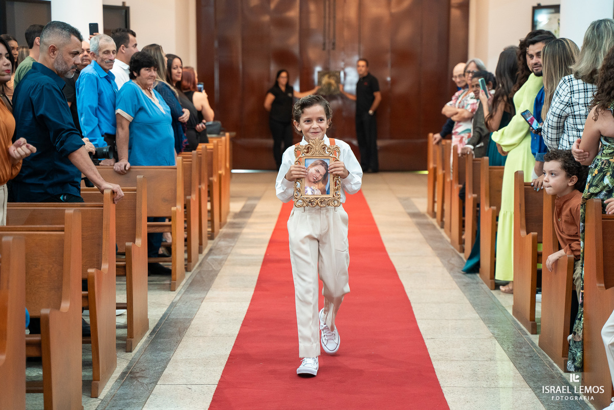 Fotografia de casamento na igreja São Francisco com fotos lindas do fotografo de casamento de Para de minas Israel lemos