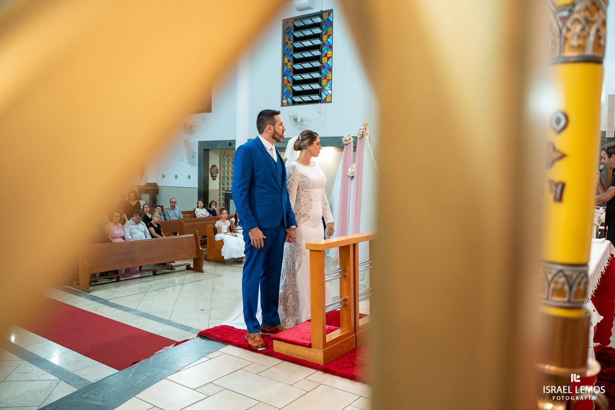 Fotografia de casamento na igreja São Francisco com fotos lindas do fotografo de casamento de Para de minas Israel lemos para de minas