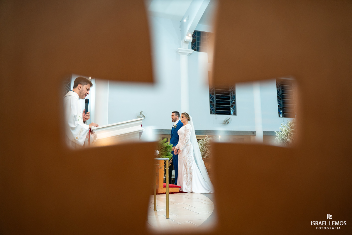 Fotografia de casamento na igreja São Francisco com fotos lindas do fotografo de casamento de Para de minas Israel lemos para de minas
