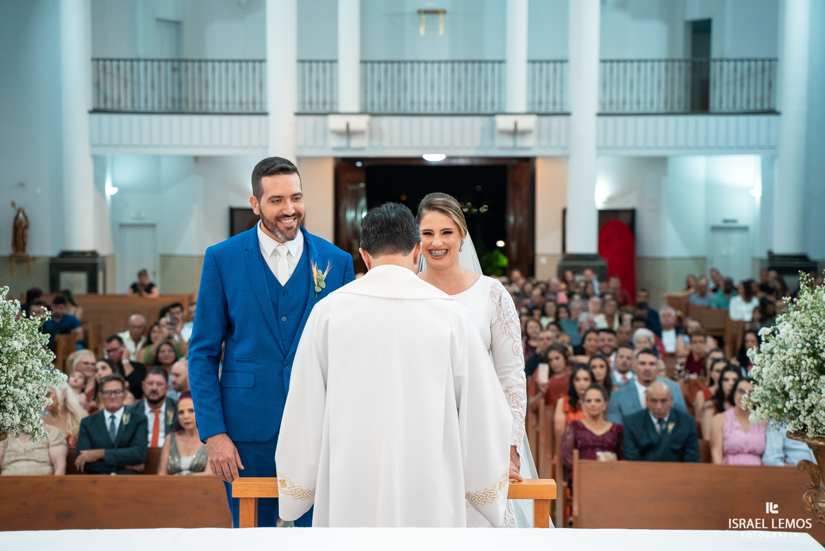 Fotografia de casamento na igreja São Francisco com fotos lindas do fotografo de casamento de Para de minas Israel lemos para de minas
