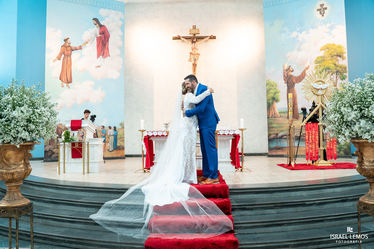 Fotografia de casamento na igreja São Francisco com fotos lindas do fotografo de casamento de Para de minas Israel lemos para de minas