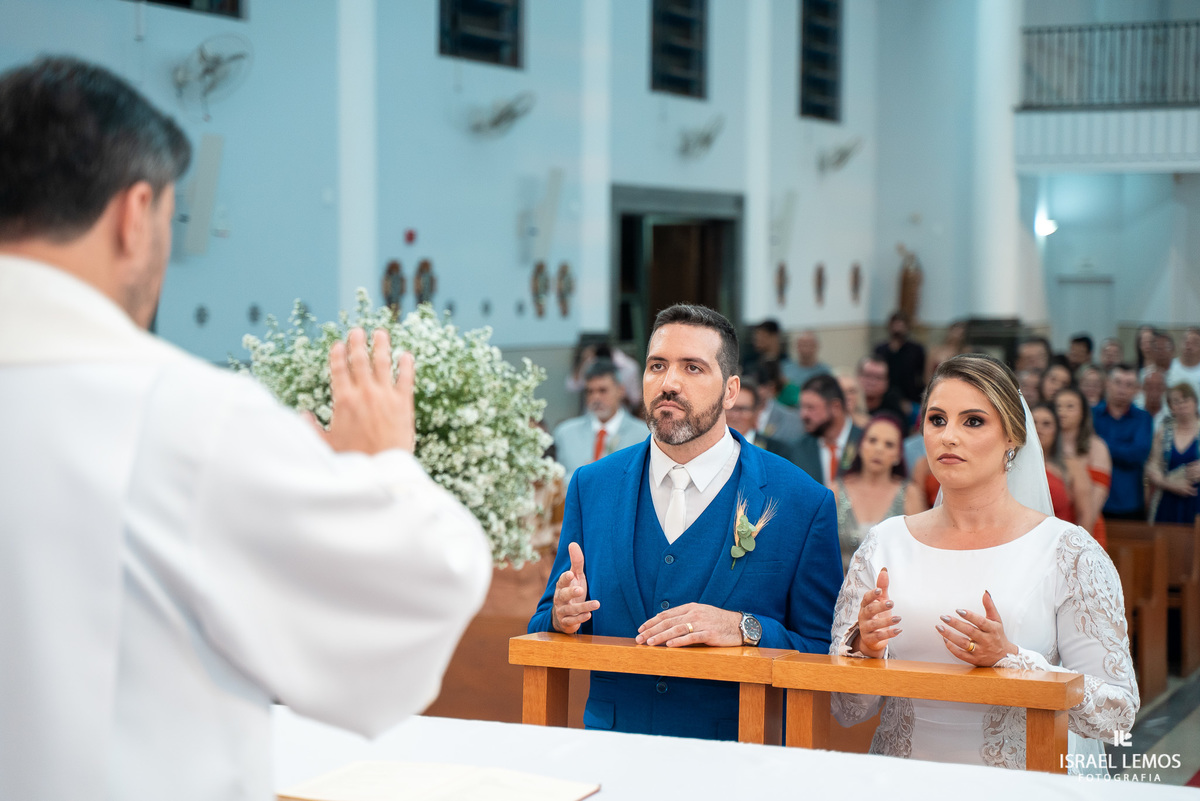 Fotografia de casamento na igreja São Francisco com fotos lindas do fotografo de casamento de Para de minas Israel lemos para de minas