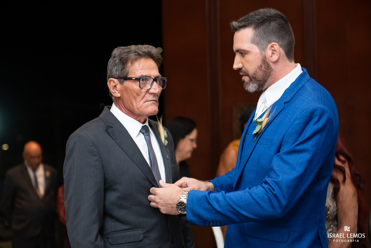 Fotografia de casamento na igreja São Francisco com fotos lindas do fotografo de casamento de Para de minas Israel lemos